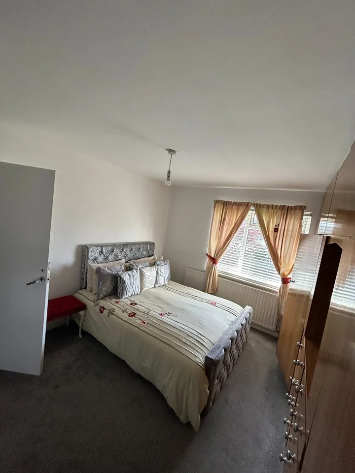 House Dinsdale Gardens in Greater London