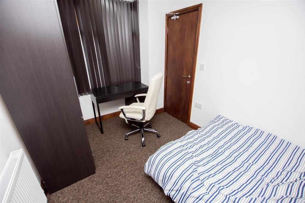 Flat Tiverton Road in Birmingham