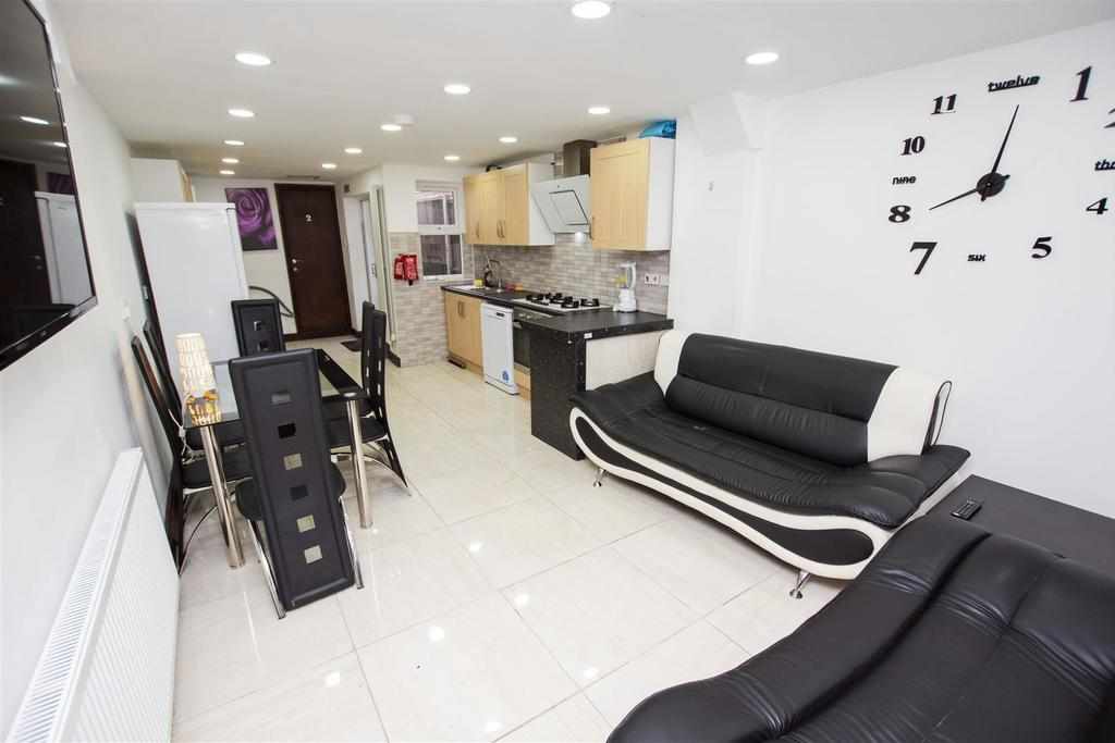 Flat Tiverton Road in Birmingham