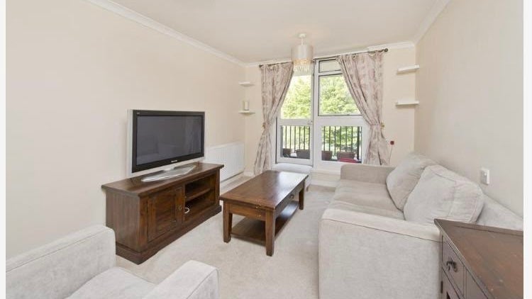 Flat Rainville Road in Greater London