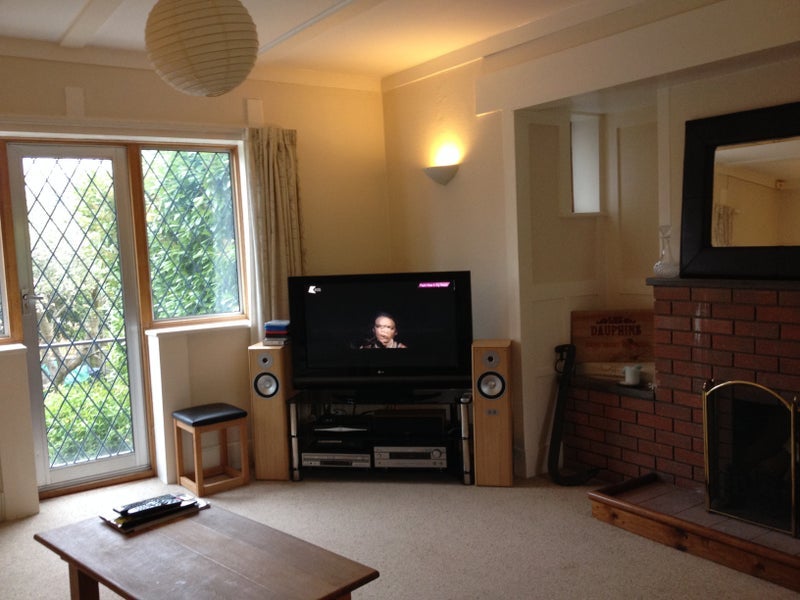 Room Canford Cliffs Road in Poole