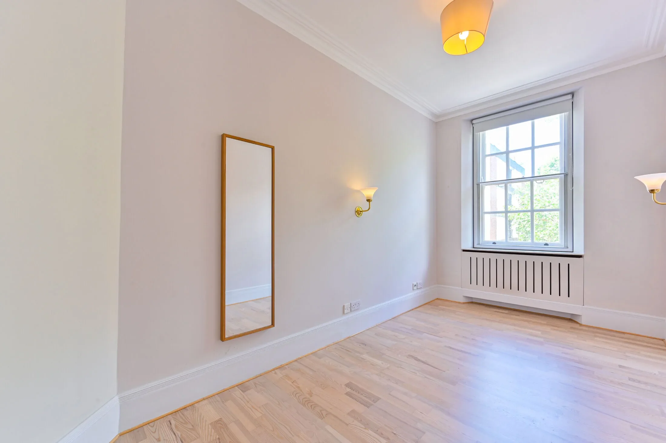 Flat Old Brompton Road in Greater London