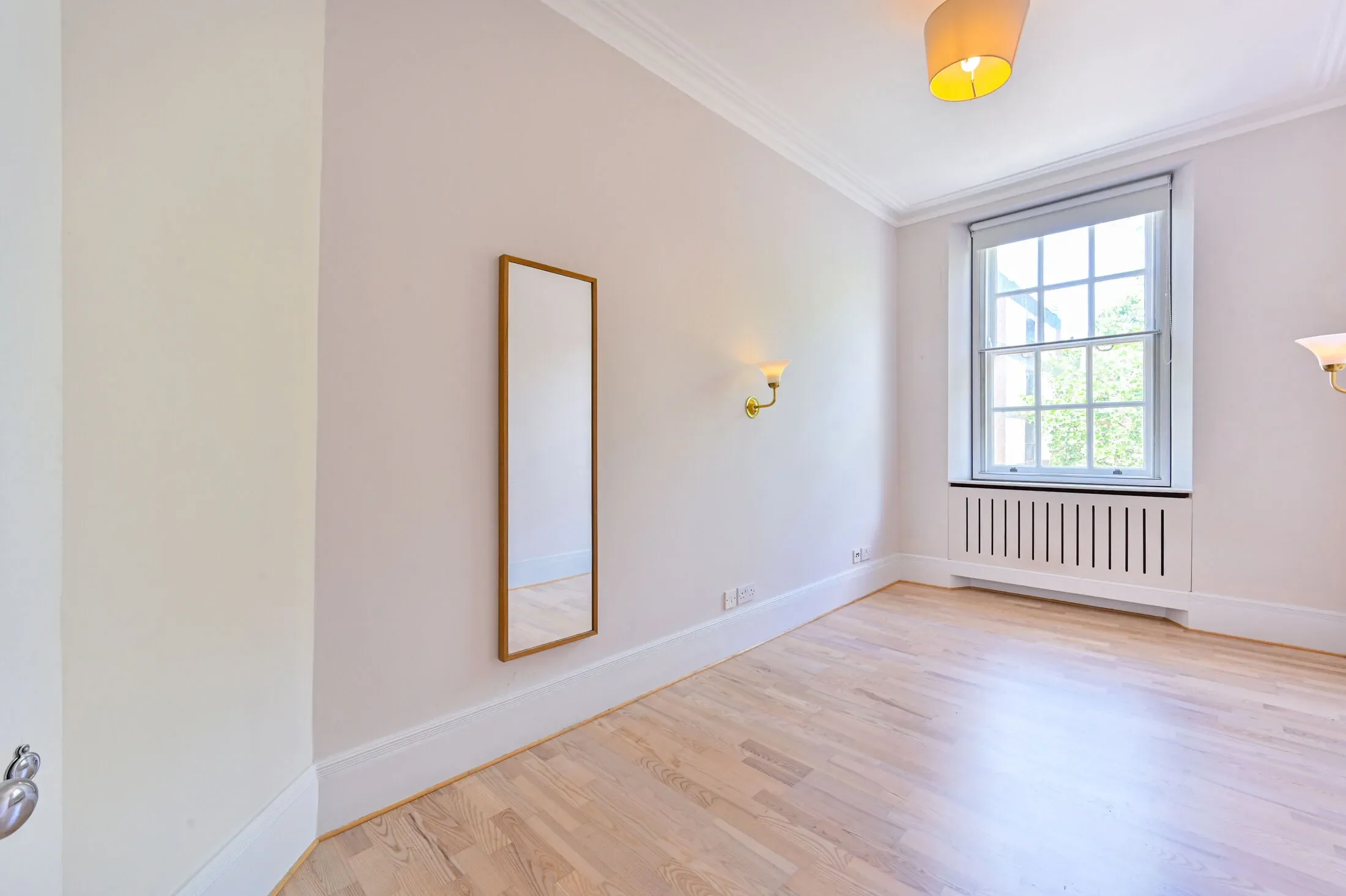Flat Old Brompton Road in Greater London