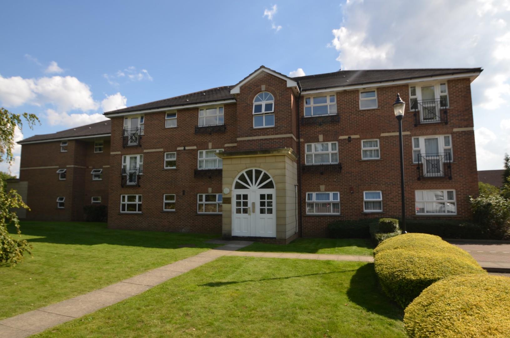 Flat Bunn's Lane in Greater London