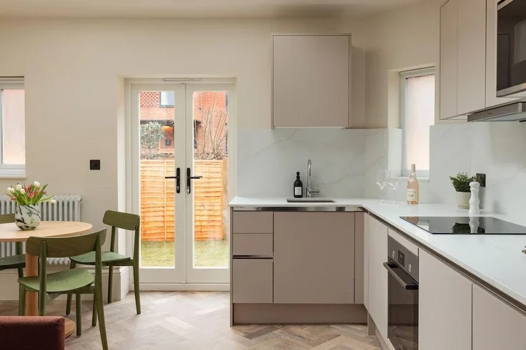 Flat Lymington Road in Greater London