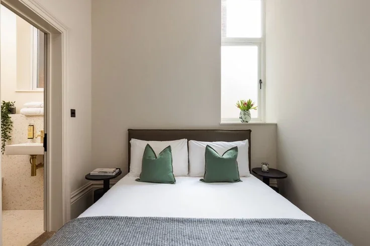 Flat Lymington Road in Greater London