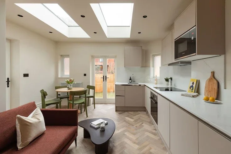 Flat Lymington Road in Greater London