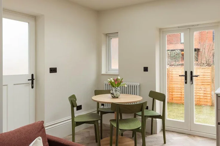 Flat Lymington Road in Greater London