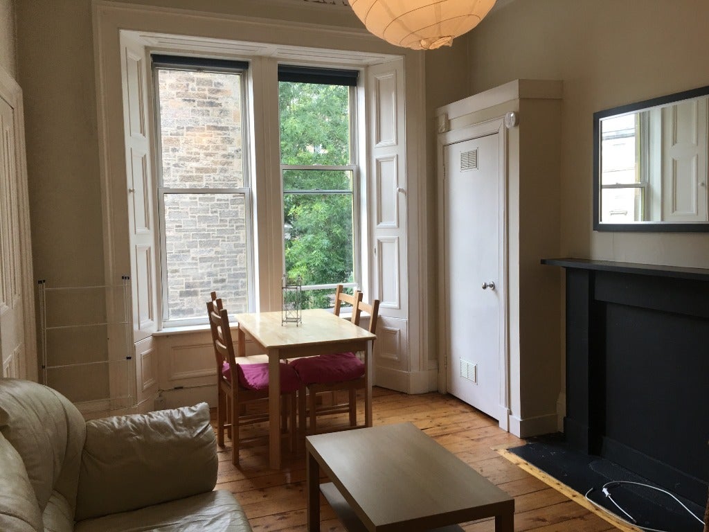 Flat Brougham Place in City of Edinburgh