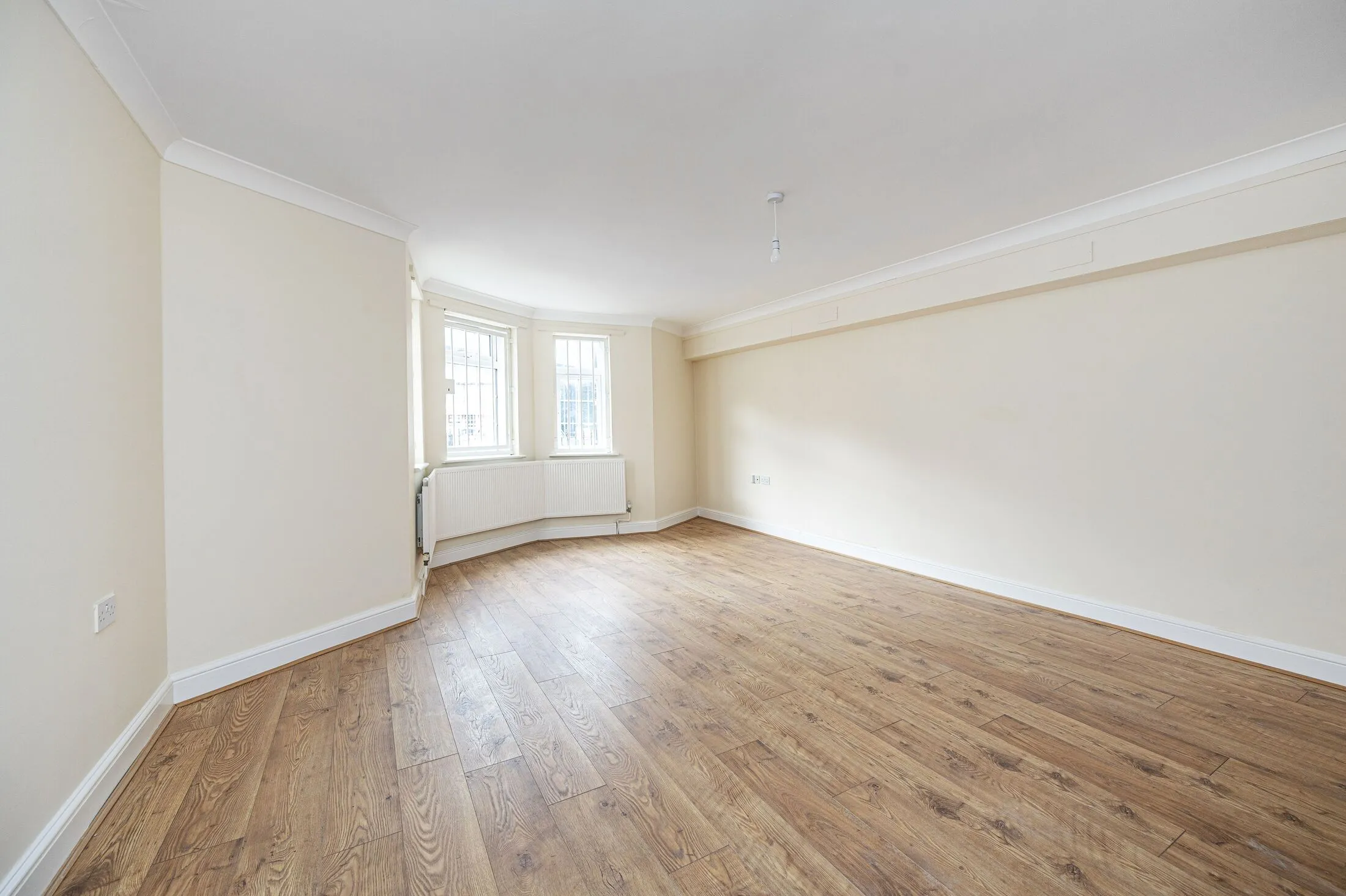 Flat Boreham Close in Greater London