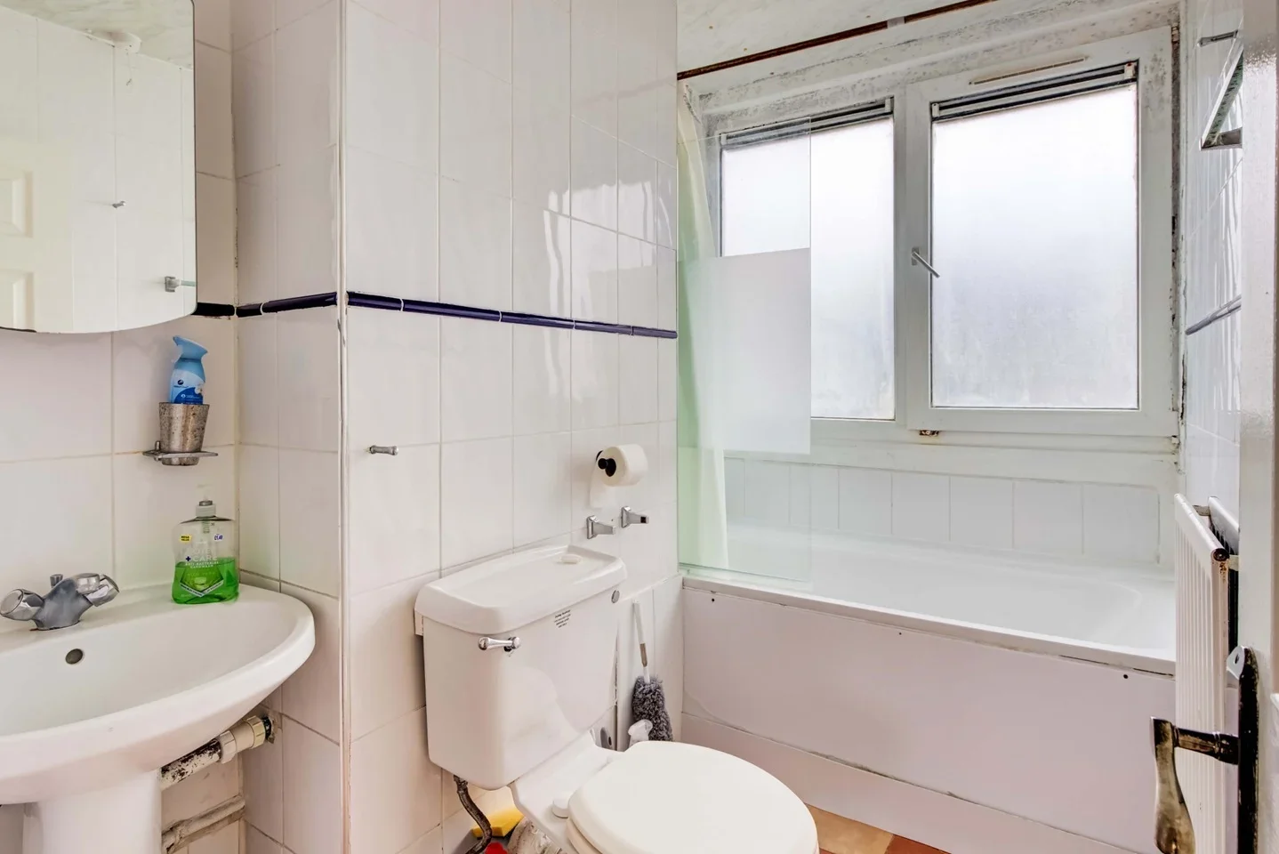Room Harbridge Avenue in Greater London