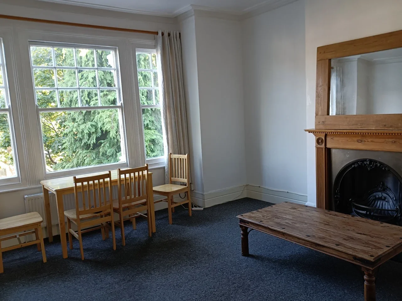 Flat Grovelands Road in Greater London