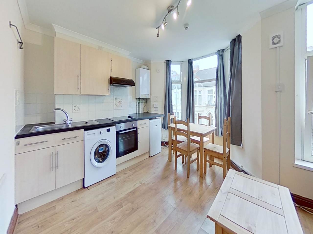 Flat Dalcross Street in Cardiff