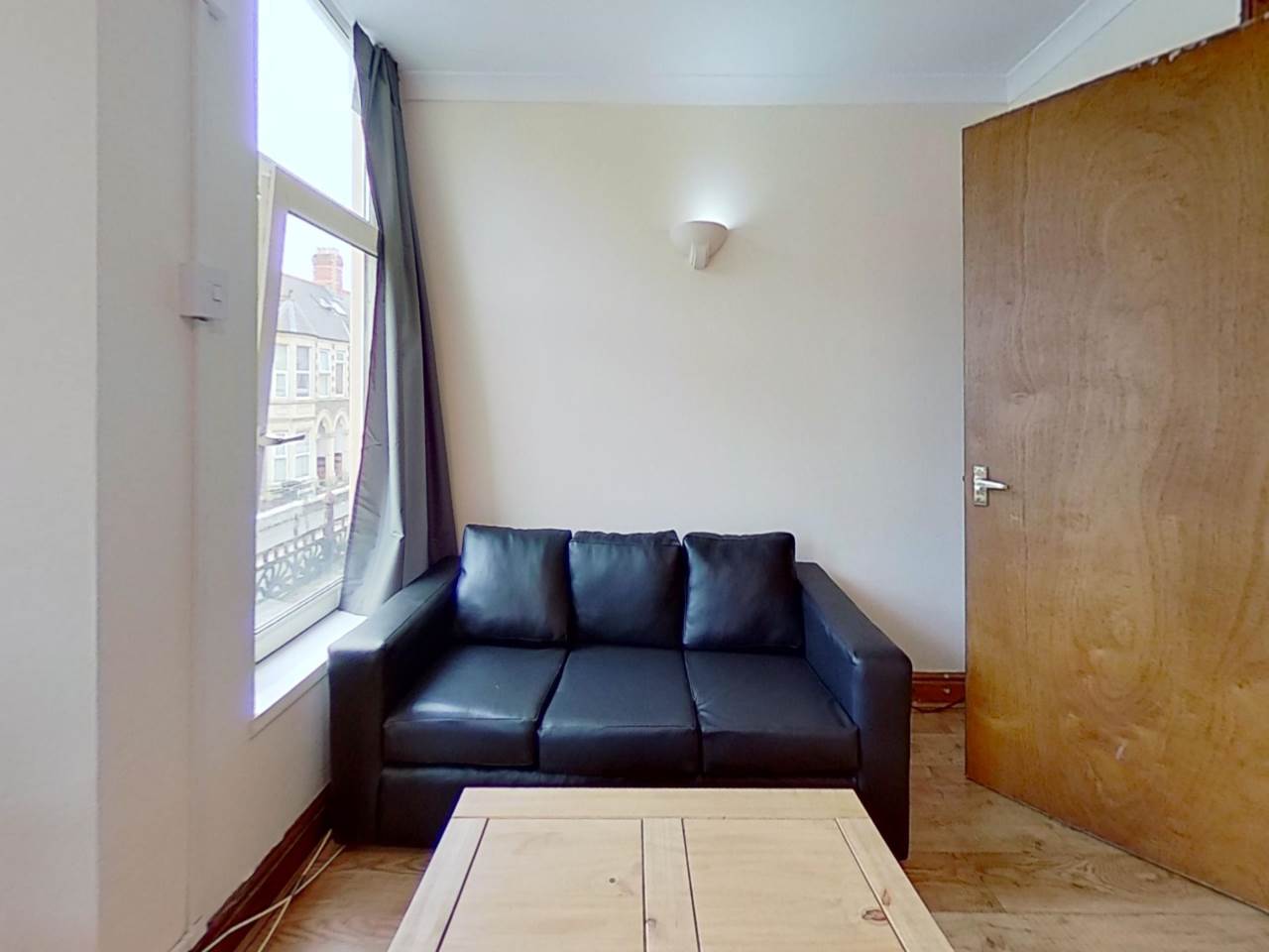 Flat Dalcross Street in Cardiff