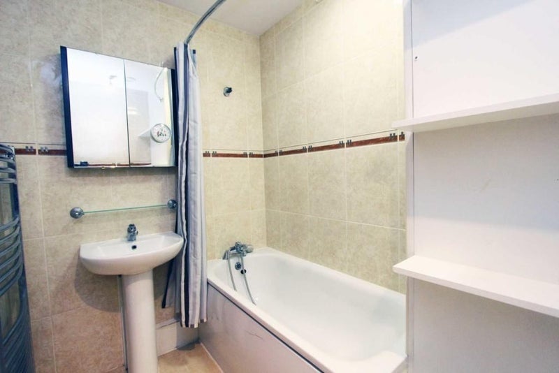 Room Old Montague Street in Greater London