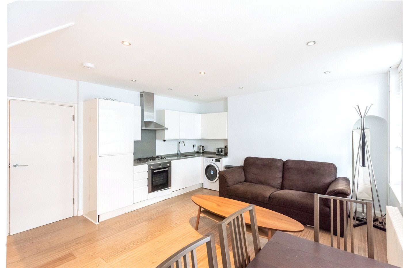 Flat Beauchamp Street in Greater London