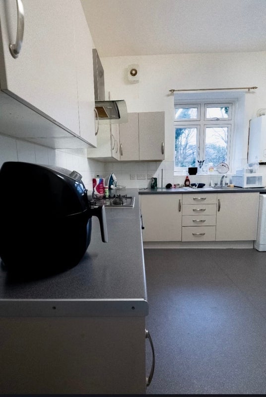 Room Richmond Road in Greater London