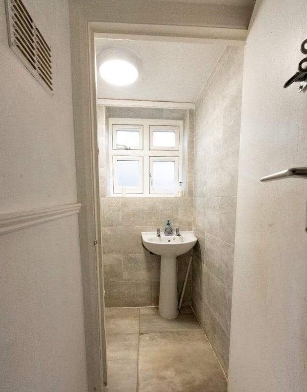 Room Richmond Road in Greater London