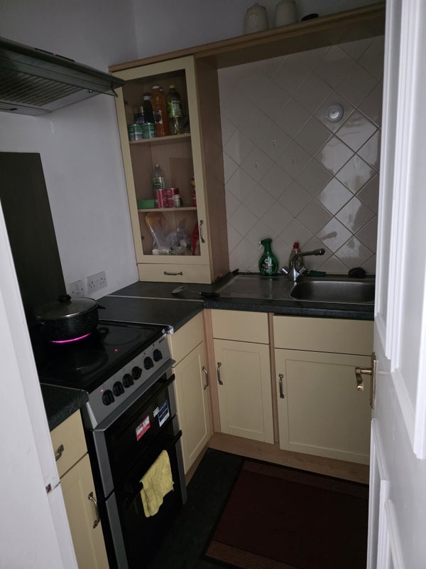 Room Dodside Street in Glasgow