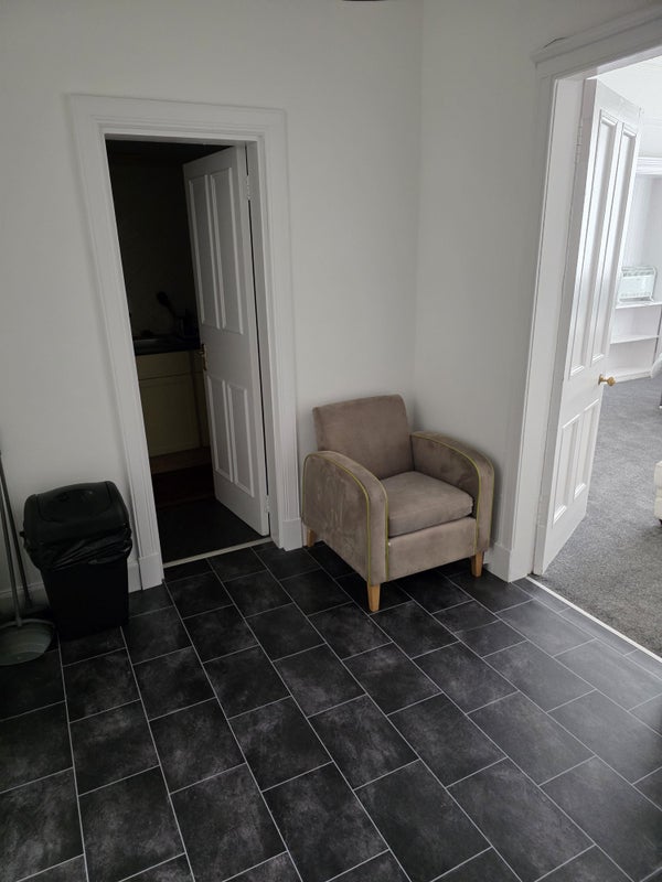 Room Dodside Street in Glasgow