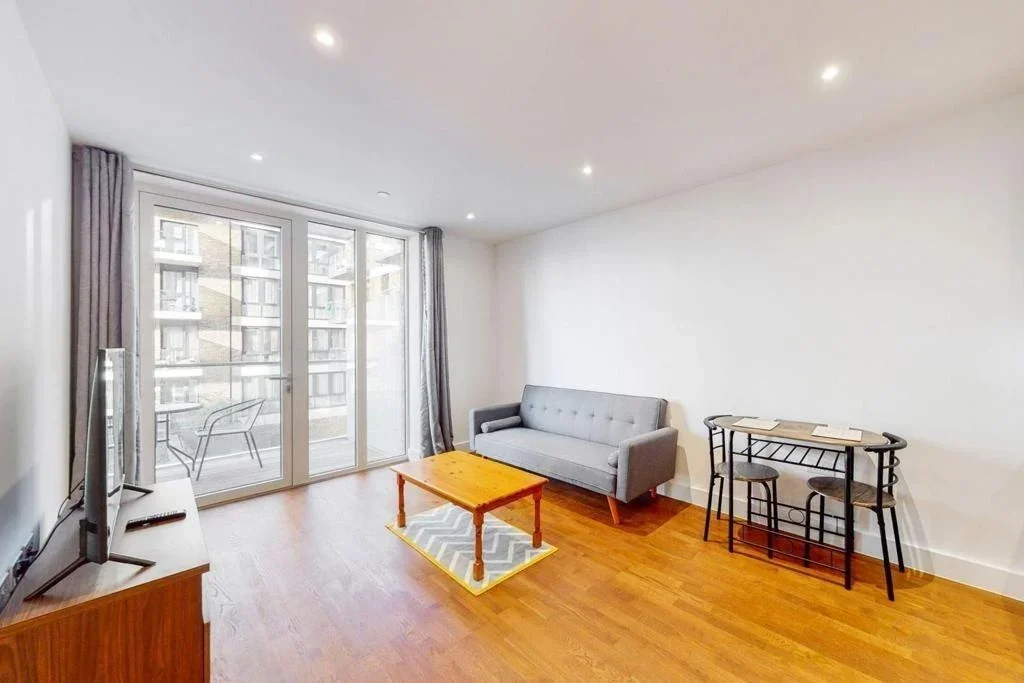 Flat Arsenal Way in Greater London