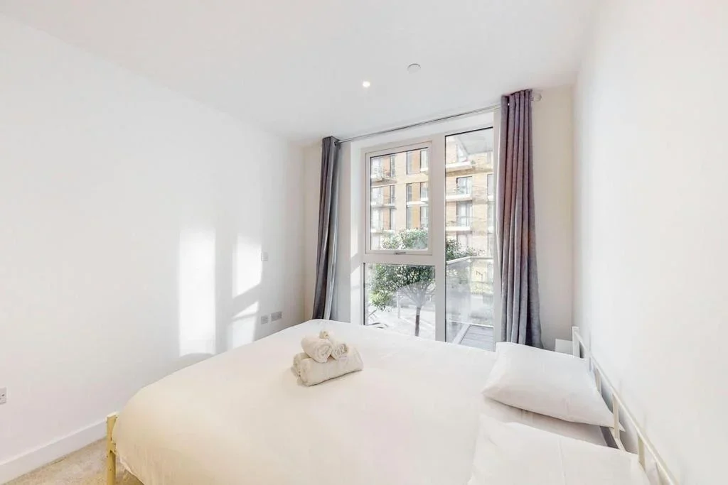 Flat Arsenal Way in Greater London