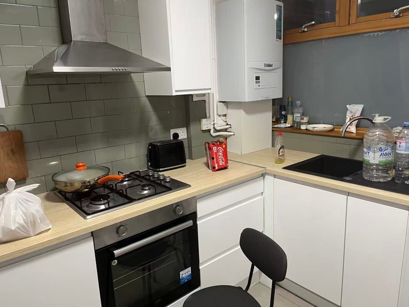 Room College Place in Greater London