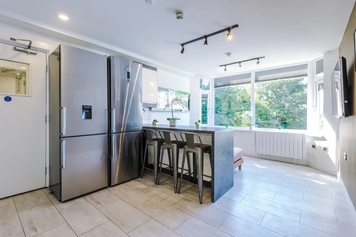 Flat Eskdale Terrace in Newcastle upon Tyne