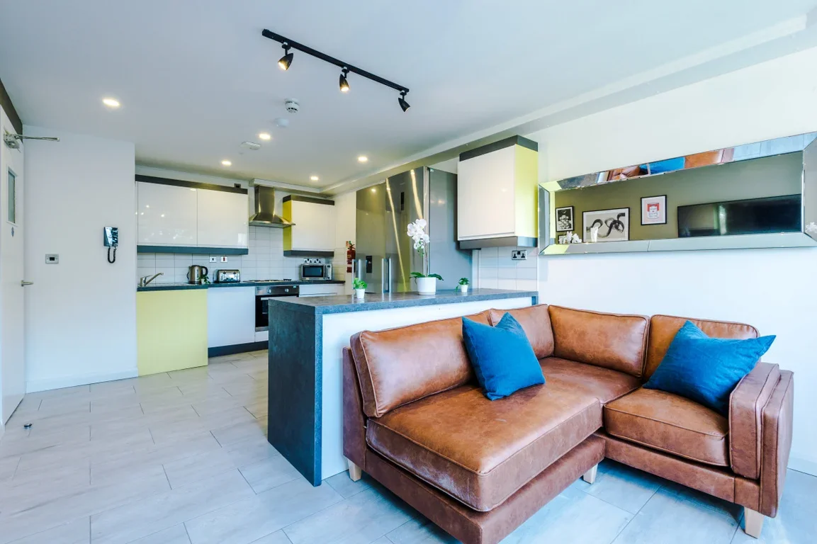 Flat Eskdale Terrace in Newcastle upon Tyne