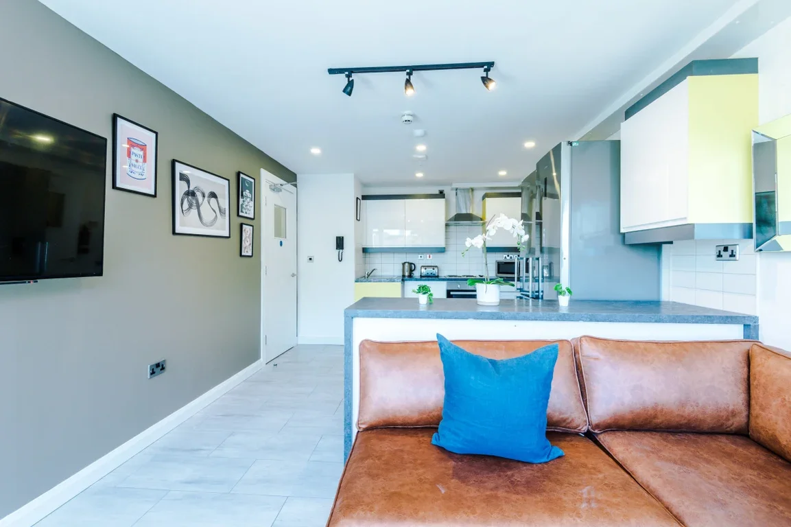 Flat Eskdale Terrace in Newcastle upon Tyne