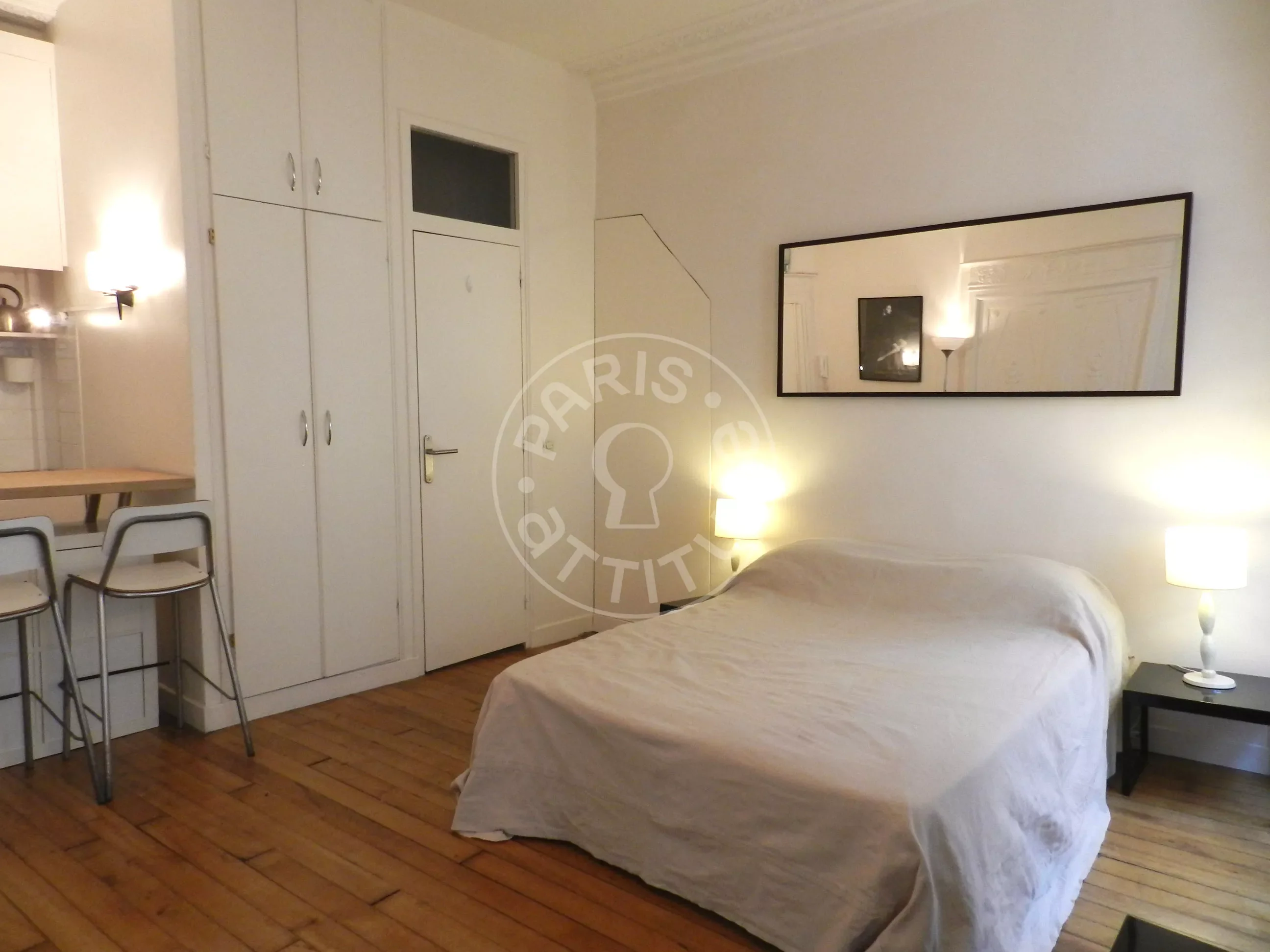 Appartement Rue des Écouffes à Paris