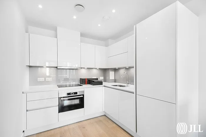 Flat City North Place in Greater London