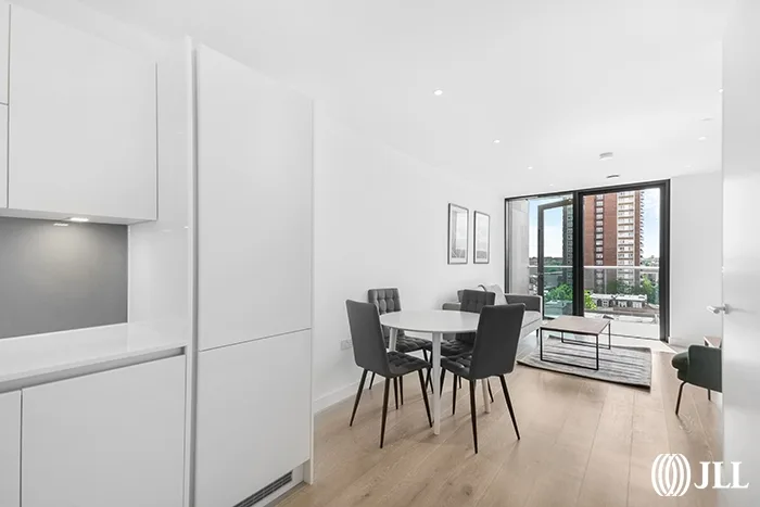 Flat City North Place in Greater London