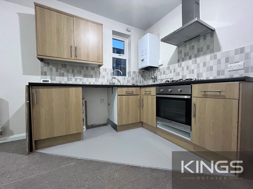 Flat Chestnut Avenue in Eastleigh