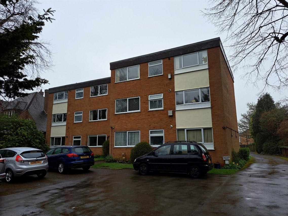 Flat Belwell Lane in Birmingham
