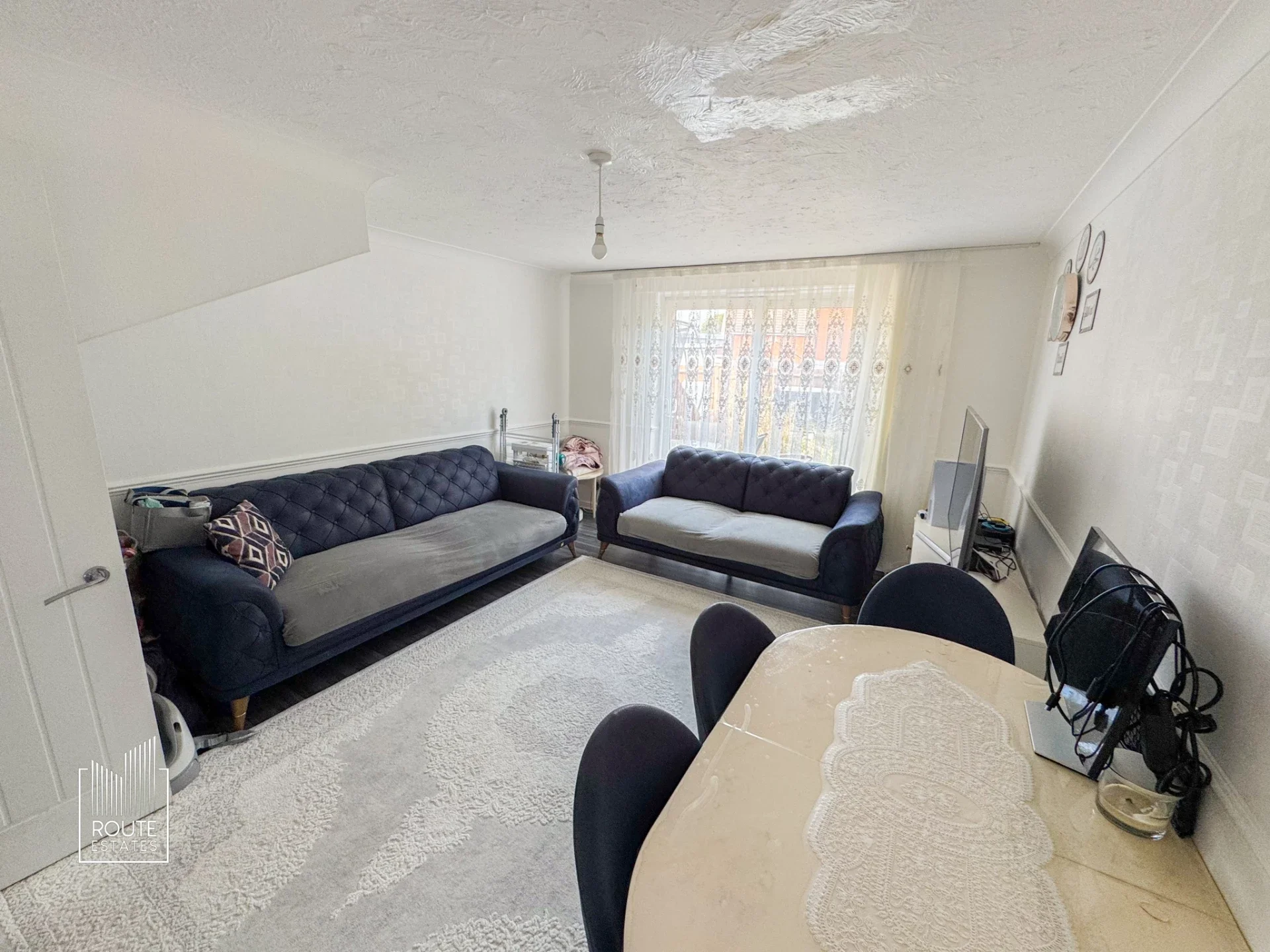 House Landridge Drive in London