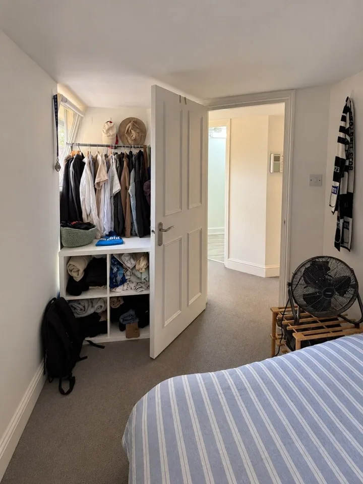 Flat Austin Road in Greater London