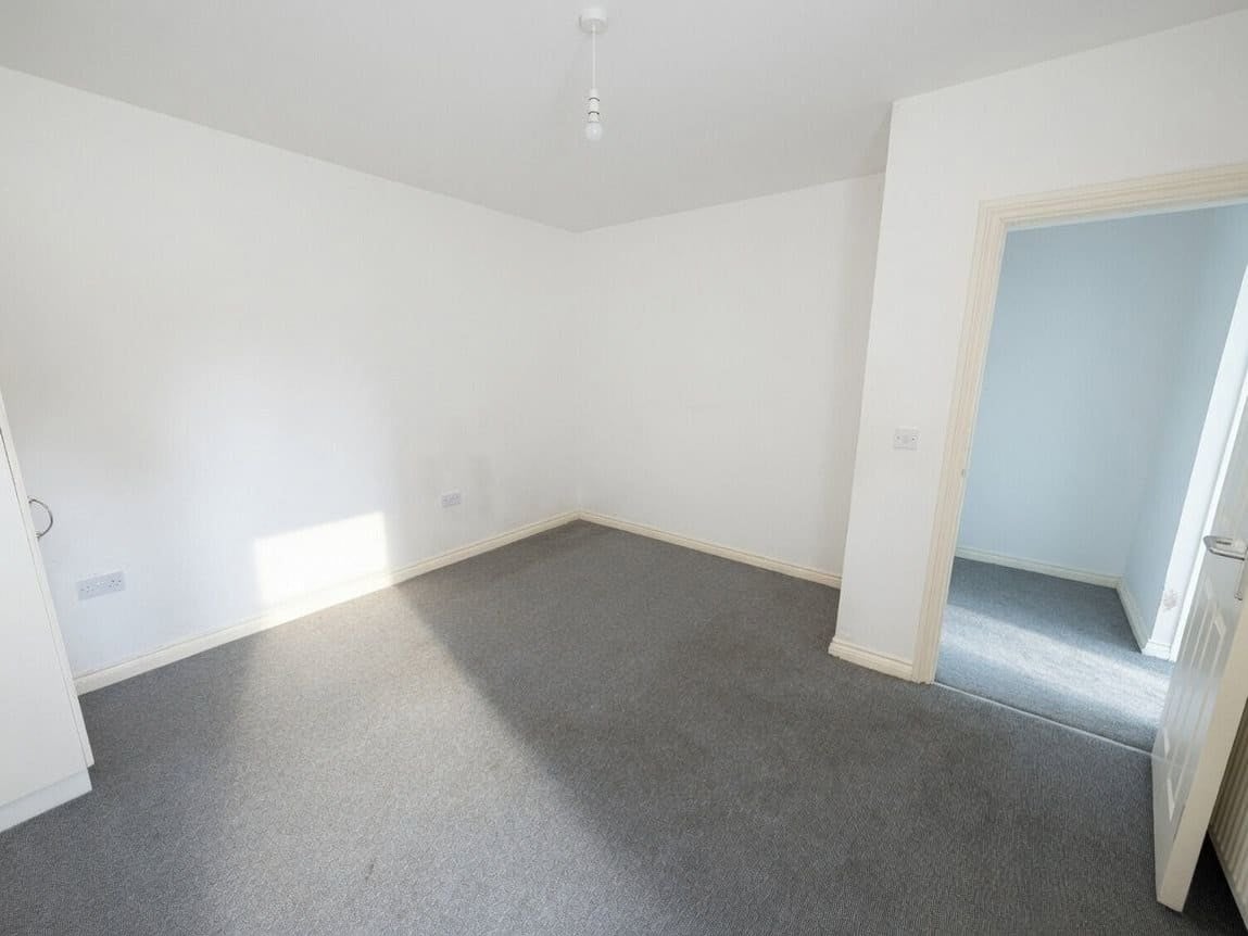 Flat Woodchurch Lane in Oxton Village