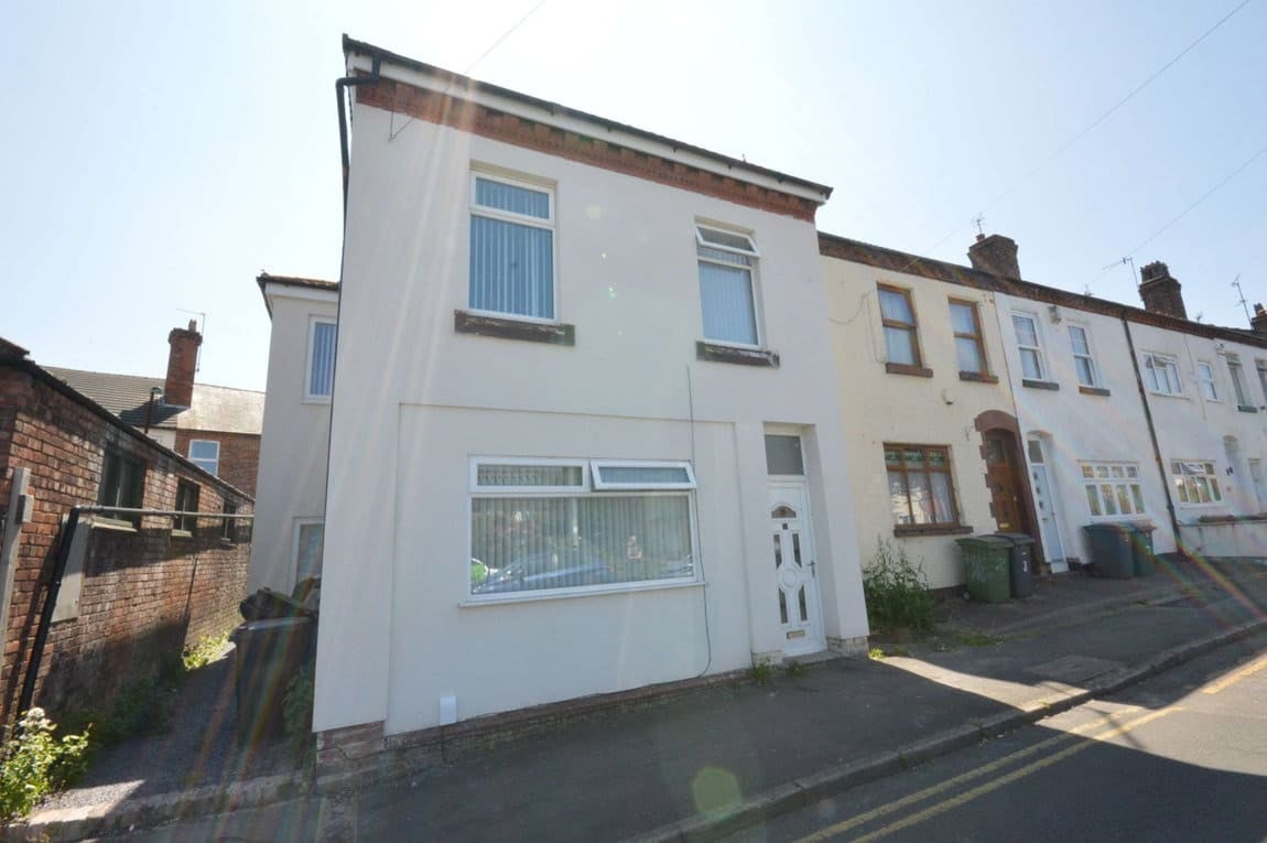 Flat Woodchurch Lane in Oxton Village