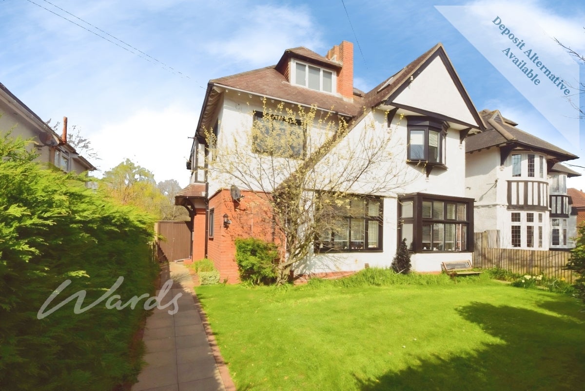 Flat Broadfield Road in Folkestone and Hythe District