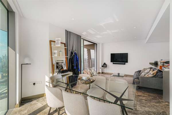 Flat Blackfriars Road in Greater London