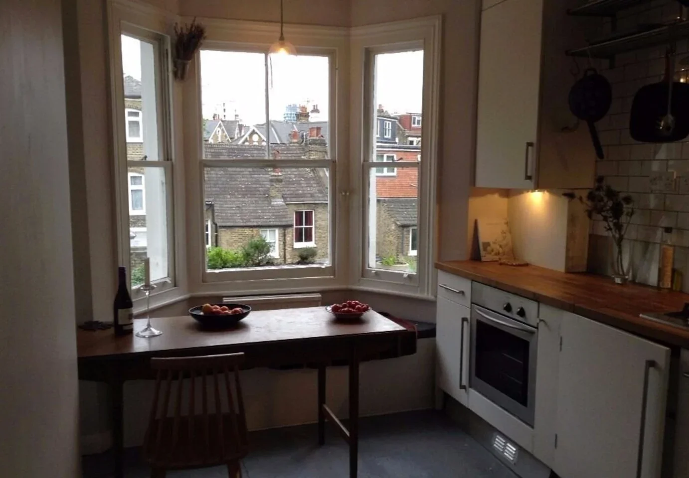 Flat Sandrock Road in Greater London