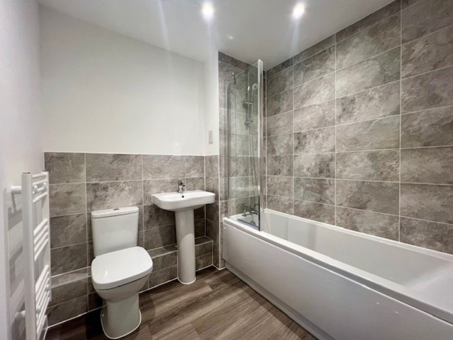 Flat Nightingale Walk in Waverley