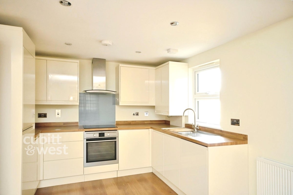 Flat Newton Road in Tunbridge Wells