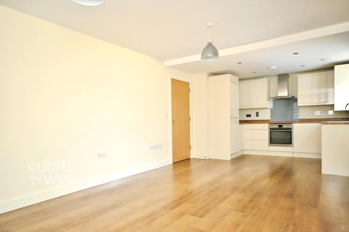 Flat Newton Road in Tunbridge Wells