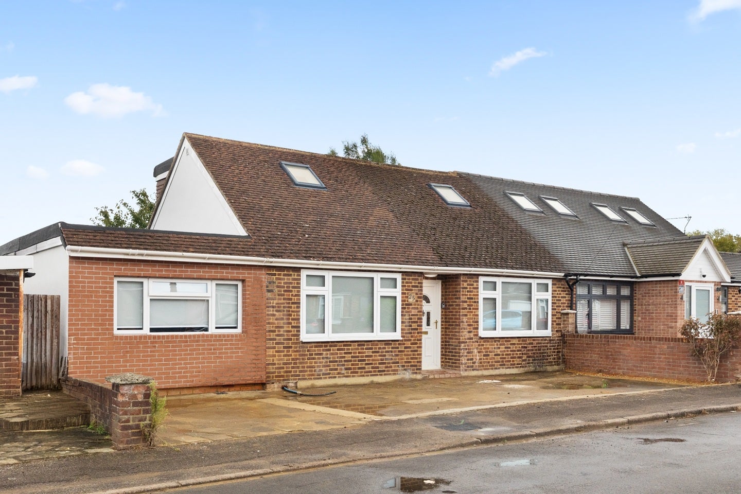 Flat Edward Way in Borough of Spelthorne