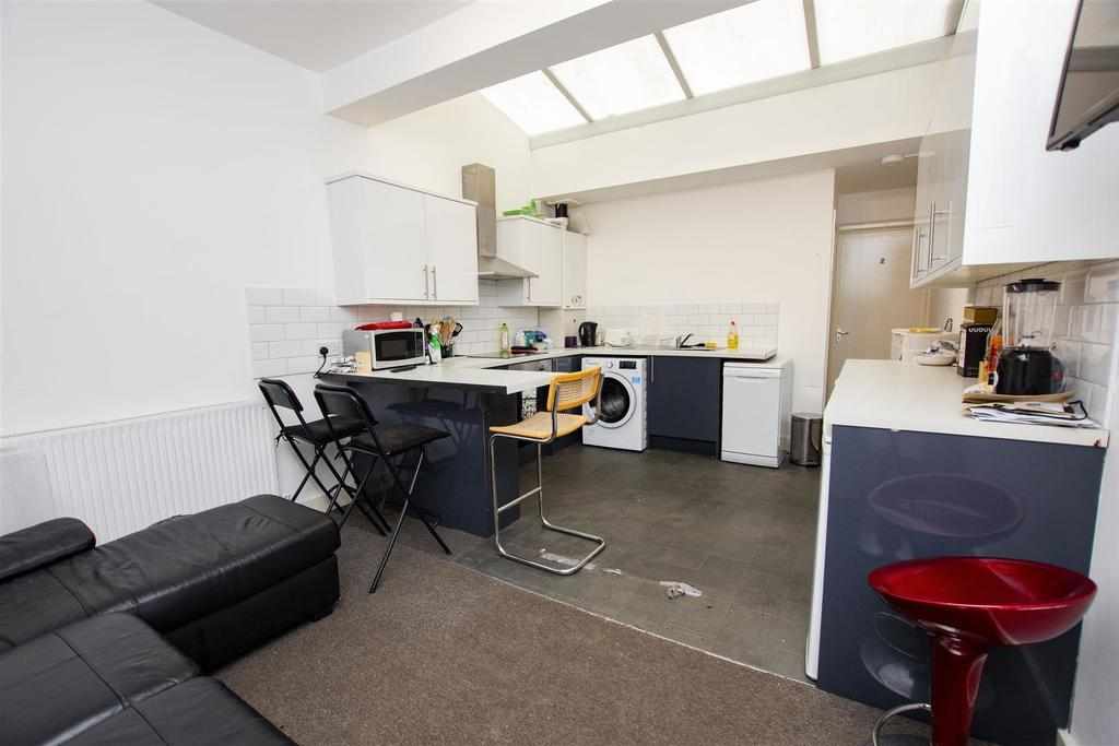 Flat Tiverton Road in Birmingham