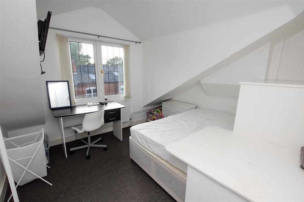 Flat Tiverton Road in Birmingham