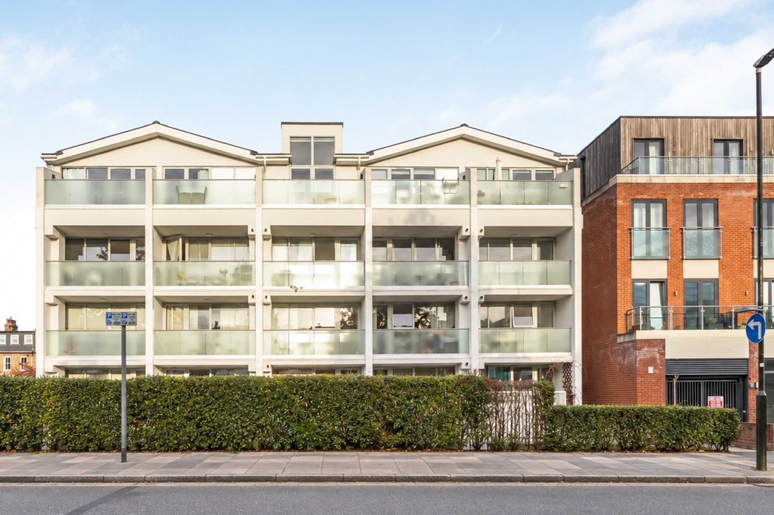 Flat Lambton Road in Greater London