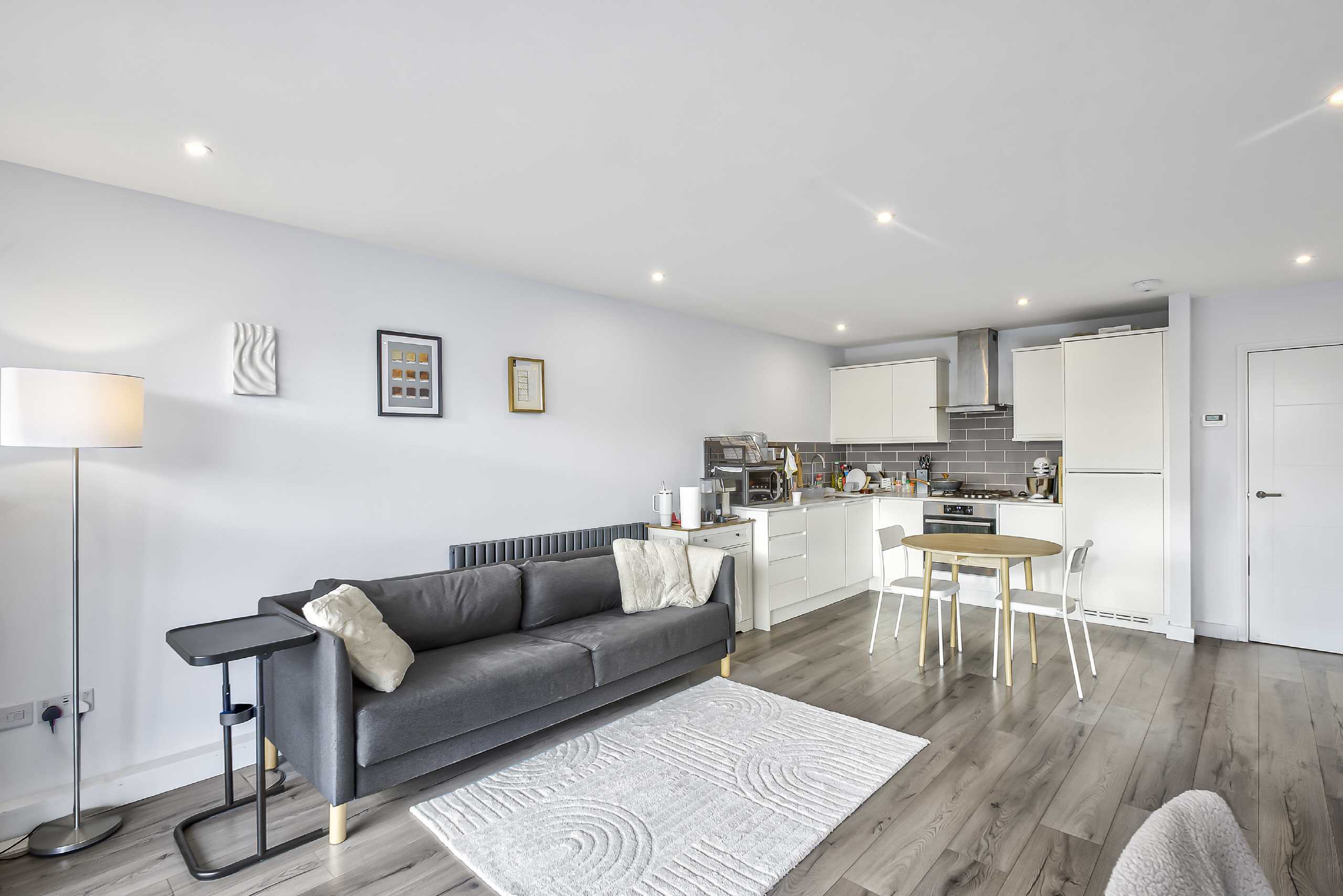Flat Lambton Road in Greater London
